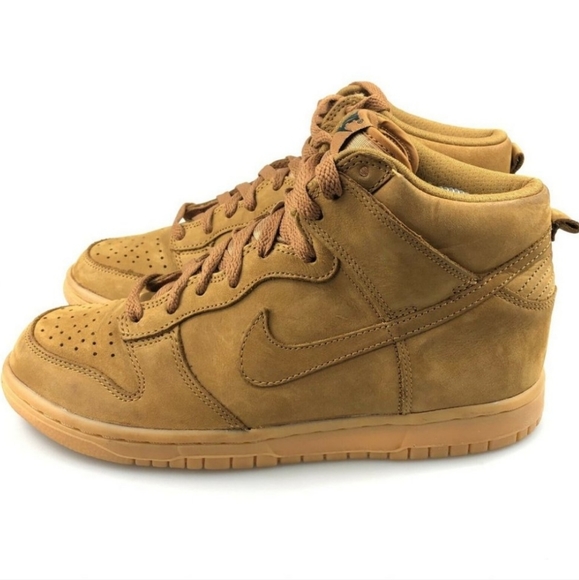 Nike Shoes - Nike Womens SB Dunk High Premium Sneaker Shoes 8.5